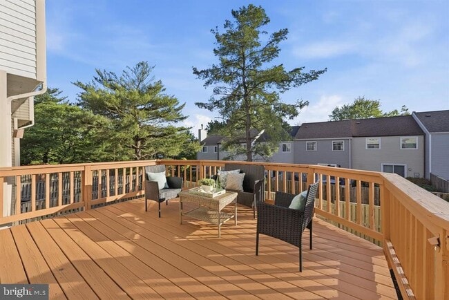 Building Photo - 7619 Nutwood Ct