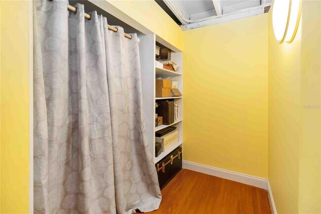 Building Photo - 62 W Colonial Dr