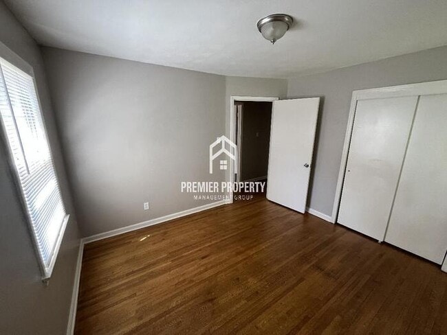 Building Photo - 2065 St James Dr
