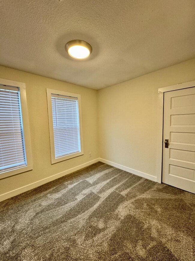 Building Photo - 620 Kirkwood Ave