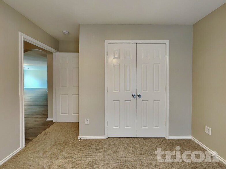 Building Photo - 1107 Longhorn Ln