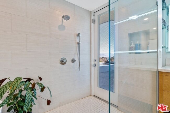 Building Photo - 3632 Beverly Ridge Dr