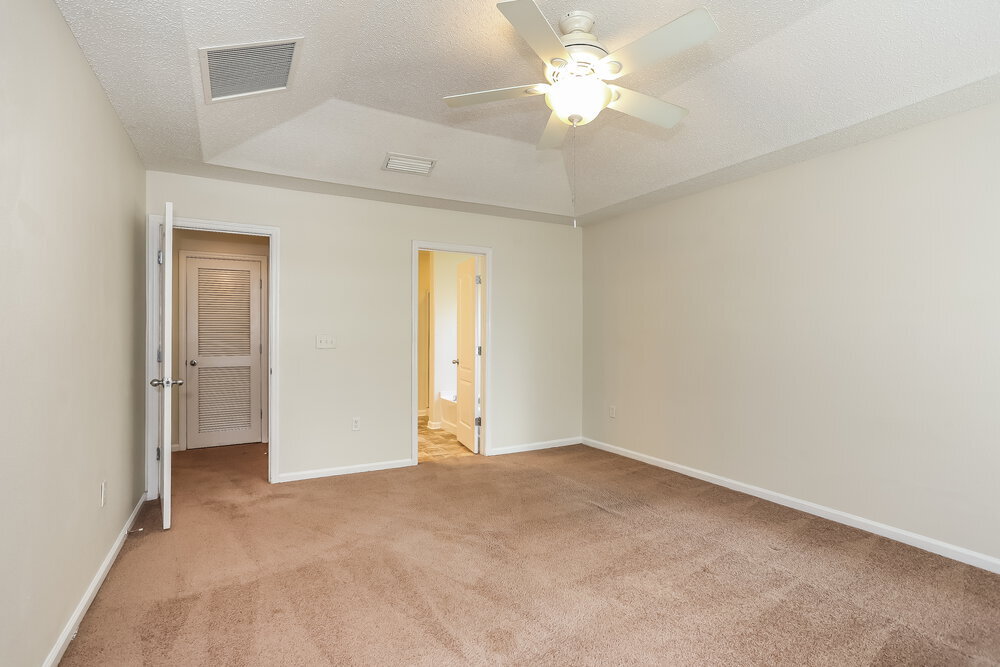 Building Photo - 11390 Emma Oaks Ln