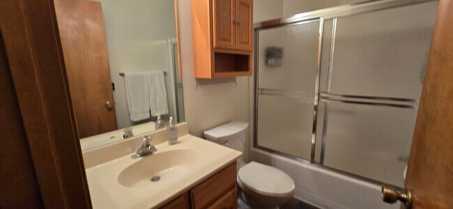 Building Photo - 2831 N Walnut Hills Dr
