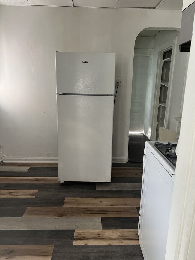 Building Photo - First-Floor Apartment **MOVE-IN SPECIAL: 1 Month FREE **