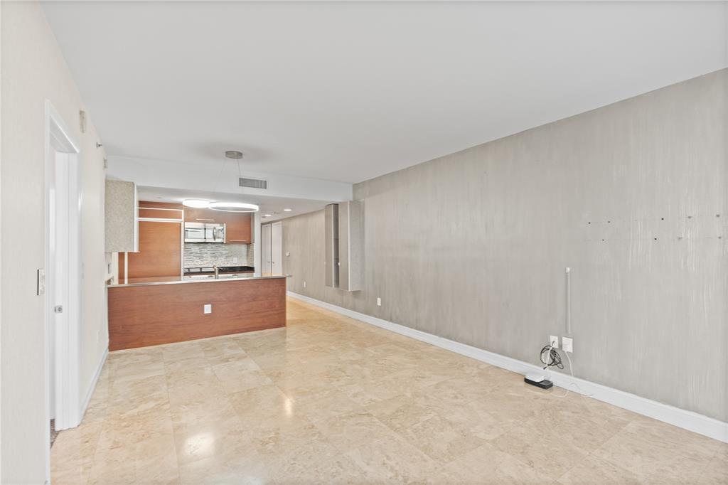 Building Photo - 1800 S Ocean Dr