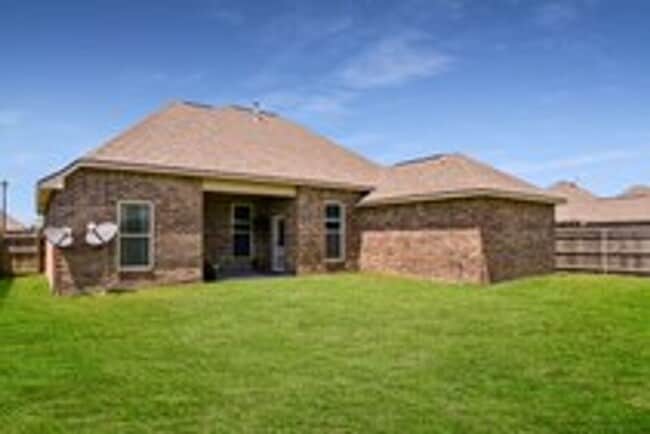 Building Photo - 1908 Chandler Ave