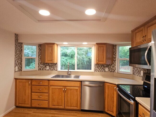 Building Photo - 3224 73rd Ave Ct NW