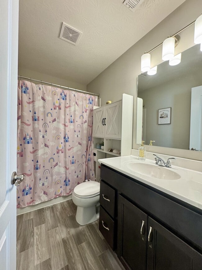 Building Photo - 2506 Crosshill Dr