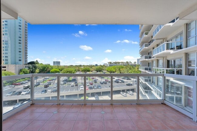 Building Photo - 2451 Brickell Ave