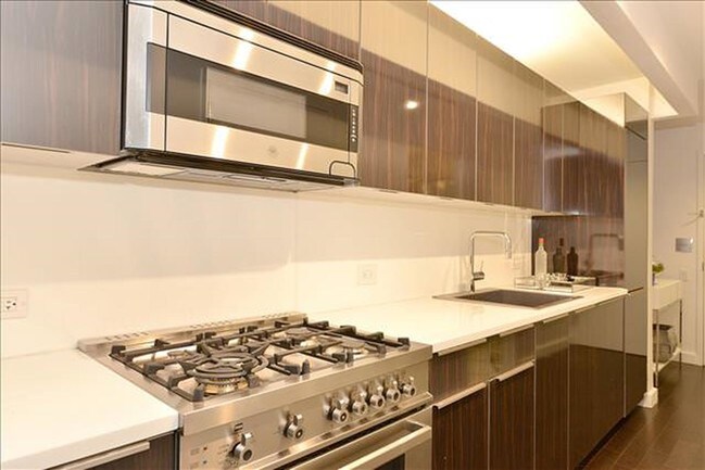 Building Photo - 113 Nassau Street