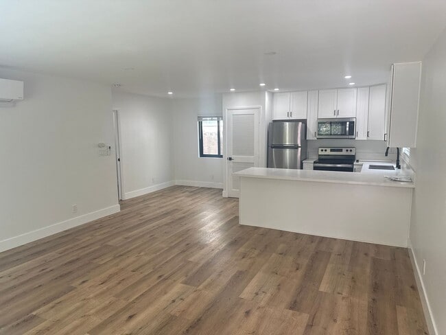 Interior Photo - 34th Street