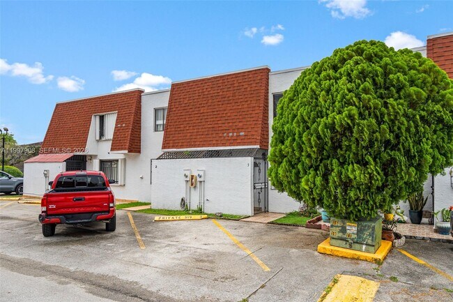 Building Photo - 319 NW 109th Ave