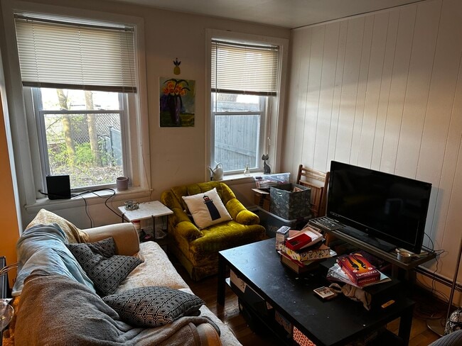 Building Photo - 199 Winthrop Rd