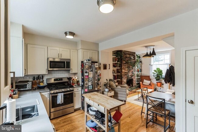 Building Photo - 420 S 24th St