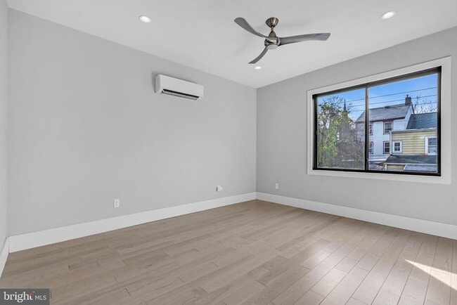 Building Photo - 10 McCready's Alley