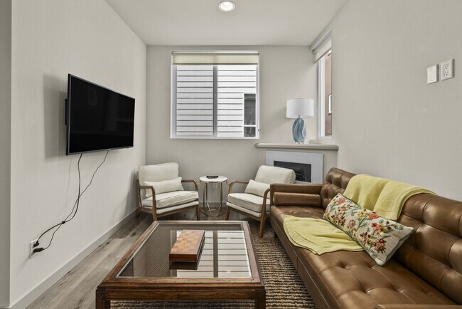 Building Photo - 5210b Brooklyn Ave NE