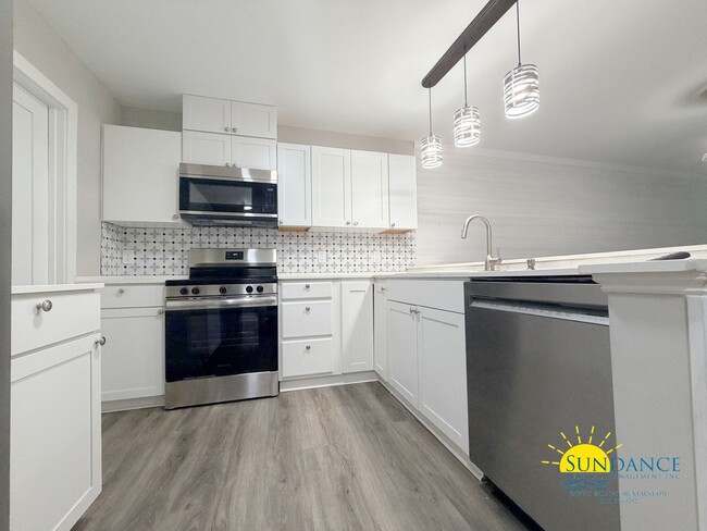 Building Photo - Beautiful 2BR Home Near Eglin AFB & Hurlburt Field!