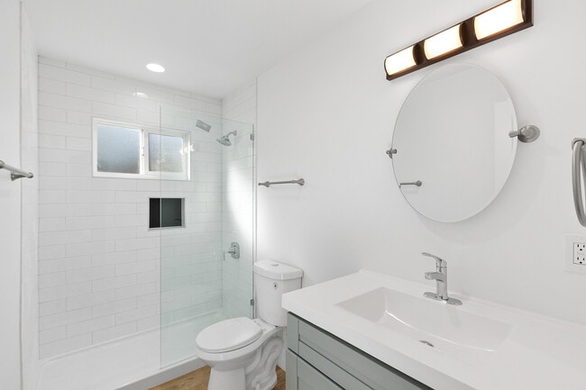 Building Photo - 725 Washington Heights Rd