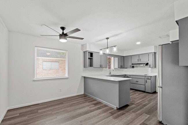 Building Photo - 8307 Braesview Ln