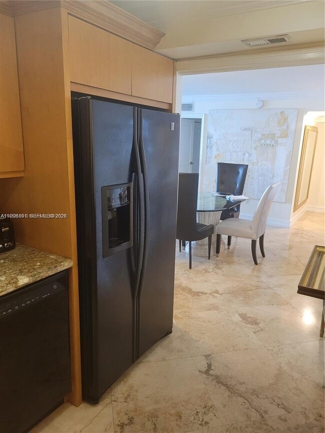 Building Photo - 2333 Brickell Ave