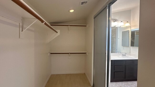 Building Photo - SUMMERLIN HOME WITH 5 BEDROOMS (INCLUDE SOME UTILITIES)