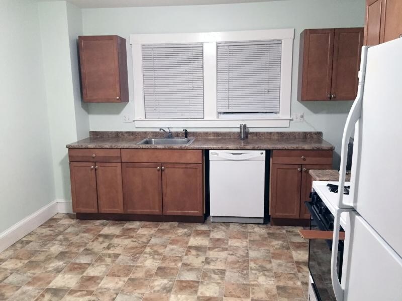 Building Photo - 30 Hillside St