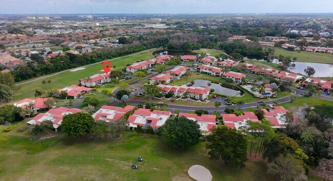 Building Photo - 8545 Casa Del Lago