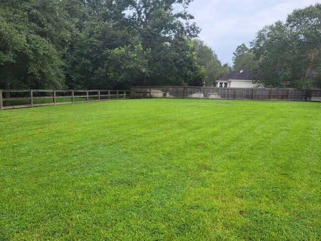 Building Photo - Spacious 4-Bedroom Home with Modern Amenities on Expansive Lot in Valdosta, GA