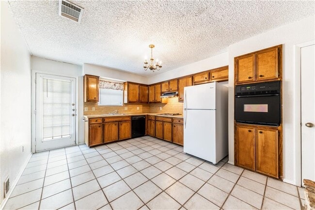 Building Photo - 1706 Onion Creek Village Dr