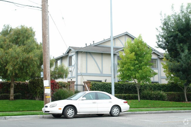 Building Photo - Brianwood Park Apartments