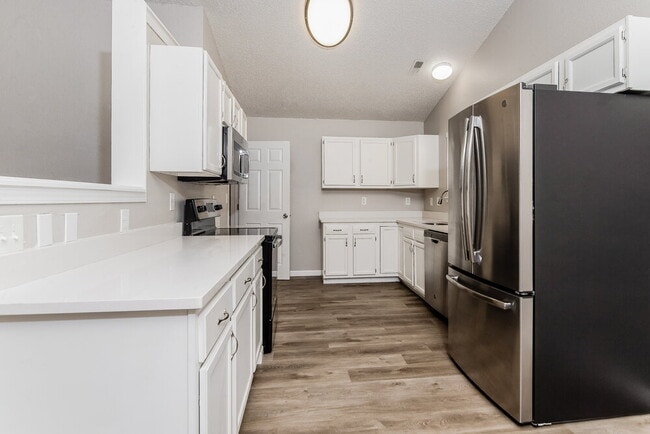 Building Photo - 8043 Southern Trails Pl