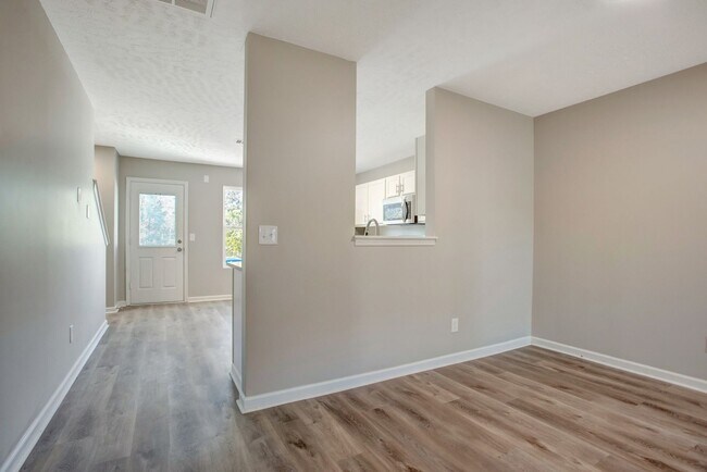 Building Photo - Charming 2BR Townhome in Antioch