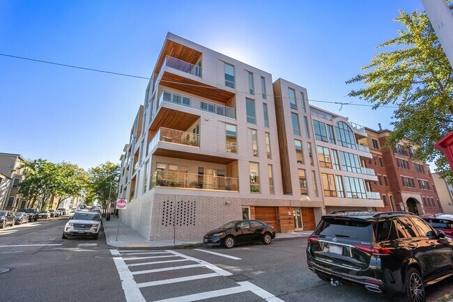 Primary Photo - 537 E 2nd St