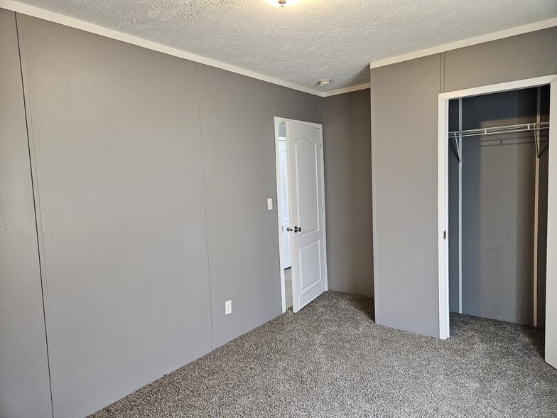 Building Photo - 94 Lynnwood Cir