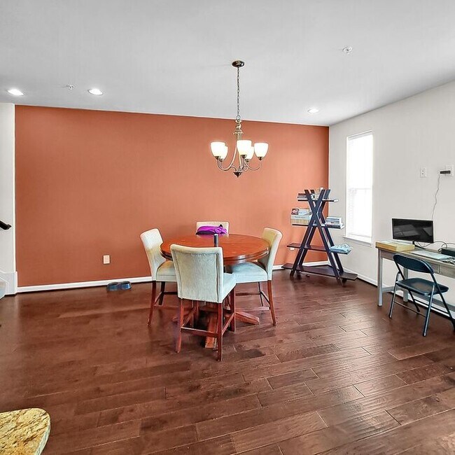 Building Photo - Stately End Unit 3-Level Townhome, 3 Bedro...