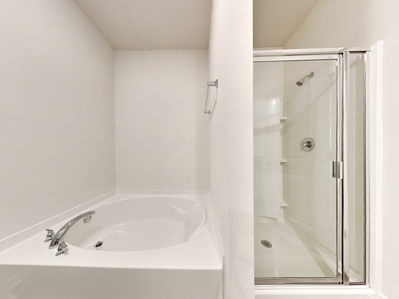 Building Photo - 332 Oliver Dr