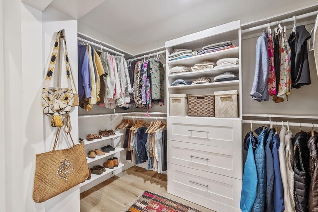 Building Photo - 2622 Country Golf Dr