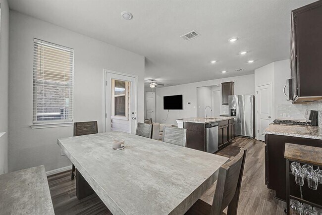 Building Photo - 5404 Bellissima Way