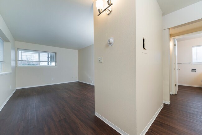 1 Bedroom View 576 Sq Ft - 601 Jackson Apartments