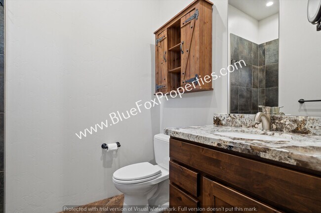 Building Photo - 13037 N Red Quail Pl