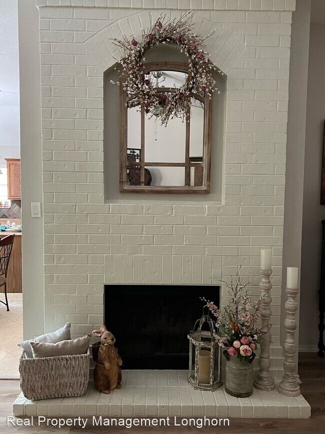 Building Photo - 4 br, 2 bath House - 1115 Meadow Lark Dr