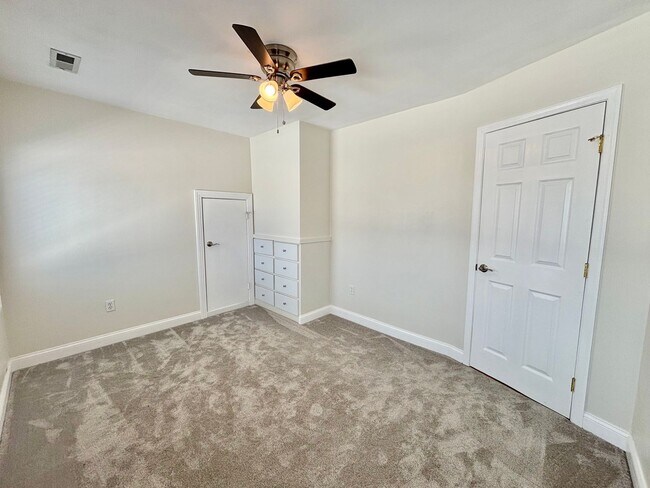 Building Photo - Gorgeous Beach View Home