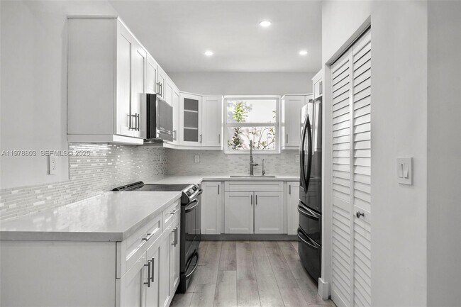 Building Photo - 1262 SW 15th Terrace