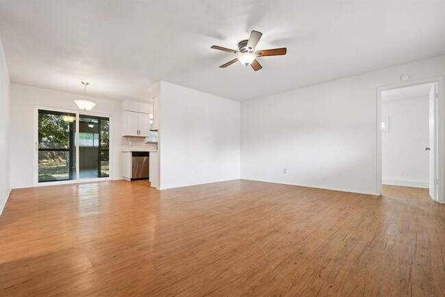 Building Photo - 2214 Winchester Dr