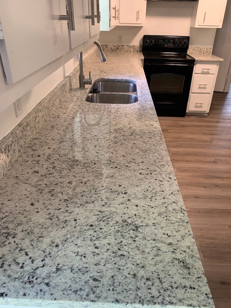Beautiful granite countertops! - 1903 Ginnett Rd