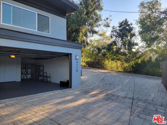 Building Photo - 4218 Vanetta Dr