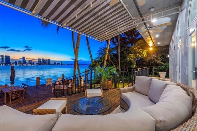 Building Photo - 814 W Dilido Dr