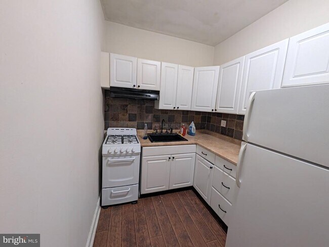 Building Photo - 2914 Poplar St