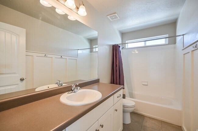 Building Photo - 794 Star Spangled Dr